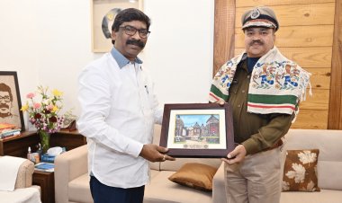 Jharkhand: DGP नीरज सिन्हा हुए रिटायर, विदाई समारोह में बोले- नक्सलियों को पूरी तरह खत्म न कर पाने का मलाल