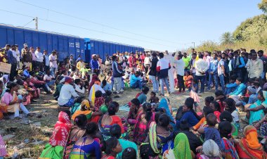 Giridih: सफल नहीं हो पाया सेंगल अभियान का रेल चक्का जाम आंदोलन,पुलिस ने रेलवे ट्रैक पर जाने से रोका