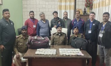 Bihar: हरियाणा के बर्तन व्यवसायी पिता-पुत्र गिरफ्तार, साढ़े 18 लाख रुपये बरामद