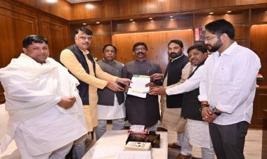 Jharkhand: कृषि विधेयक के खिलाफ व्यसाइयों की हड़ताल स्थगित, कृषि मंत्री के आश्वासन पर चैंबर ने लिया निर्णय