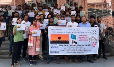 Dhanbad: तीन सूत्री मांगों को लेकर IIT ISM के researchers का प्रदर्शन,सुपरवाइजर पर घरेलू कार्य कराने का आरोप