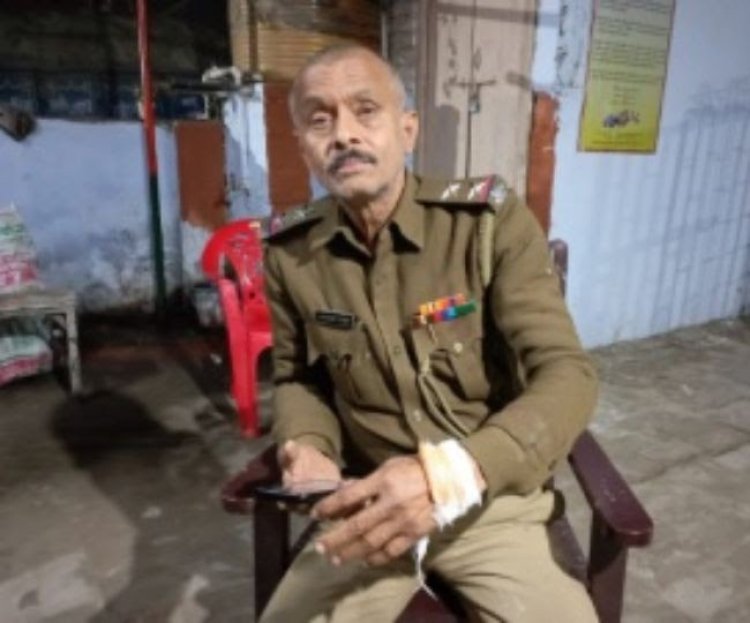 Bihar : समस्तीपुर में भीड़ ने पुलिस सब इंस्पेक्टर को दौड़ा-दौड़ा कर पीटा, ई-रिक्शा ड्राइवर को पीटने का आरोप