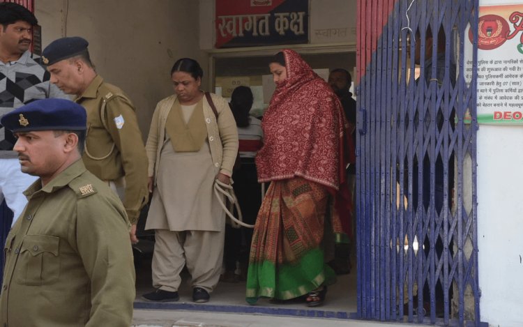 Jharkhand:  देवघर में दो पुलिस कांस्टेबल की शहादत मामले में महिला समेत आठ आरोपी अरेस्ट, गये जेल