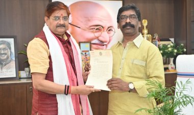 Dhanbad: MLA राज सिन्हा ने सांधवी ठाकुर मामले की CID जांच की मांग की, CM से मिलकर दिया पत्र