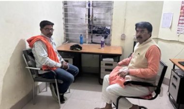 Bihar : दरभंगा में VHP लीडर की गिरफ्तारी पर बवाल, देर रात तक पुलिस स्टेशन में बैठे रहे MLA, आधी रात में हुई रिहाई