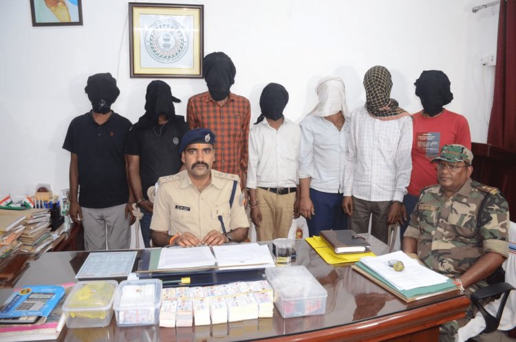 Dhanbad पुलिस को मिली सफलता, अवैध लॉटरी के सात कारोबारी अरेस्ट, हजारों टिकट जब्त