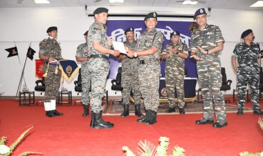 Jhrakhand: CRPF DG ने चतरा एनकाउंटर में शामिल अफसरों व जवानों को किया सम्मानित, डिस्क और प्रशंसा पत्र दिया