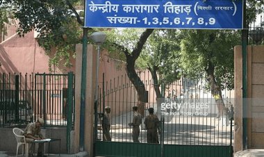 Delhi: तिहाड़ जेल में चाकूबाजी, क्रिमिनल प्रिंस तेवतिया की चाकू घोंपकर मर्डर, तीन कैदी घायल