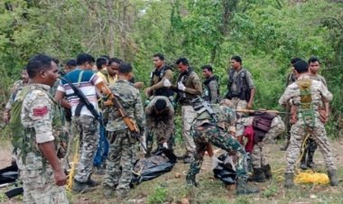 Chhattisgarh Naxal Attack : दंतेवाड़ा में बड़ा नक्सली हमला, IED ब्लास्ट में DRJ के 10 जवान शहीद, ड्राइवर की भी मौत
