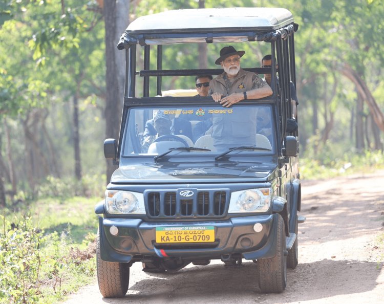 आनंद महिंद्रा ने शेयर की PM नरेंद्र मोदी की फोटो, कहा - ये है बांदीपुर यात्रा की सबसे अच्छी फोटो