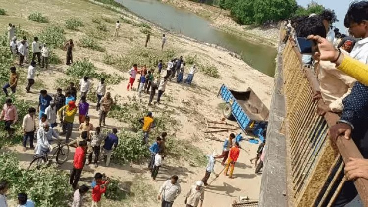 Uttar Pradesh: शाहजहांपुर जिले में बड़ा हादसा: पुल से नीचे गिरी ट्रॉली,11 लोगों की मौत, 31 घायल