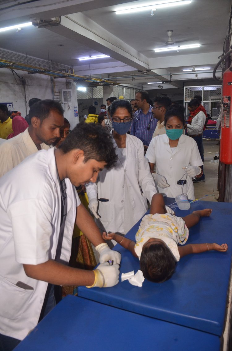 Dhanbad:  बलियापुर में भोक्ता मेला में गुपचुप व चाट खाने से 100 लोग बीमार