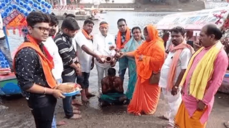 Madhya Pradesh : प्रेमिका के लिए मुस्लिम युवक ने अपनाया हिन्दू धर्म, अख्लिम अंसारी बन गया हर्ष आर्य