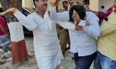 Uttar Pradesh: समाजवादी पार्टी के MLA राकेश प्रताप की गुंडई, अमेठी मे पुलिस के सामने बीजेपी कैंडिडेट के हसबैंड को पीटा