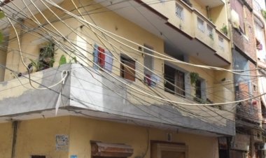 Delhi: दिल्ली मेट्रो के सुपरवाइजर ने वाइफ और बेटी को मारकर किया सुसाइड, बेटा हॉस्पिटल में एडमिट