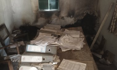 Dhanbad: BCCL की महेशपुर कोलियरी ऑफिस के बिल सेक्शन में लगी आग, 10 साल के रिकॉर्ड जलकर राख