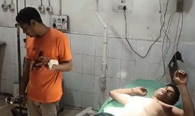 Dhanbad: सनकी युवक ने रेलवे स्टेशन पर पैसेंजर को चाकू मार जख्मी किया, पुलिस ने आरोपी को किया अरेस्ट