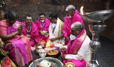 Jharkhand: प्रसिडेंट द्रौपदी मुर्मू ने की बाबा बैद्यनाथ की पूजा