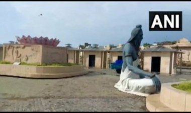 Madhya Pradesh : उज्जैन महाकाल में तेज आंधी से गिरीं सप्तऋषियों की छह मूर्तियां, श्रद्धालु बाल-बाल बचे