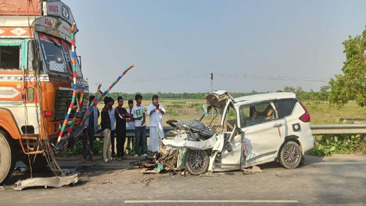 Bihar: वैशाली में ओवरटेक कर रही कार ट्रक से टकरायी, एक ही फैमिली के पांच लोगों की मौत
