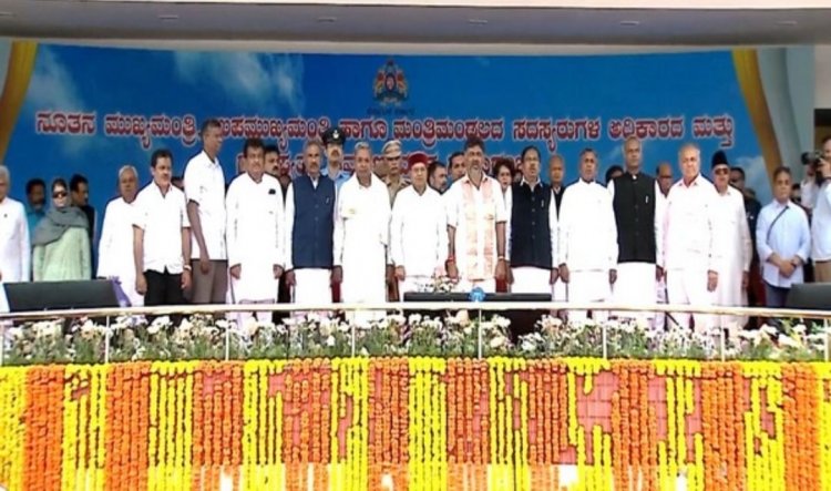 Karnataka : सिद्धारमैया कर्नाटक CM, डीके शिवकुमार डिप्टी CM बने, आठ MLA को कैबिनेट में मिली जगह