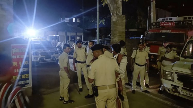 Bihar: सिवान में पुलिस स्टेशन का घेराव कर लोगों ने मारे ईंट-पत्थर; एक जवान सहित तीन जख्मी, तीन गाड़ी क्षतिग्रस्त
