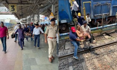 Dhanbad: धनबाद स्टेशन के फुट ओवरब्रिज से लगाई छलांग, ओवरहेड तार पर गिरने से झुलसा