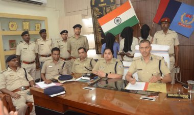 Dhanbad: पुलिस को मिली बड़ी सफलता, चोरी के आठ बाइक जब्त, तीन क्रिमिनल अरेस्ट