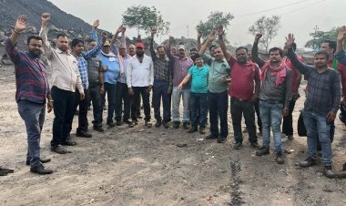 Dhanbad: एलबी सिंह पर बस्ताकोला कोलियरी के माइनिंग सुपरवाइजरी स्टाफ को गाली-गलौज करने का आरोप