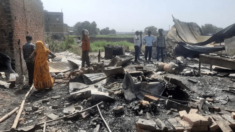 Bihar : सीतामढ़ी के होटल में छह सिलेंडर में ब्लास्ट से भड़की आग, जिंदा जले छह साल की बच्ची और युवक