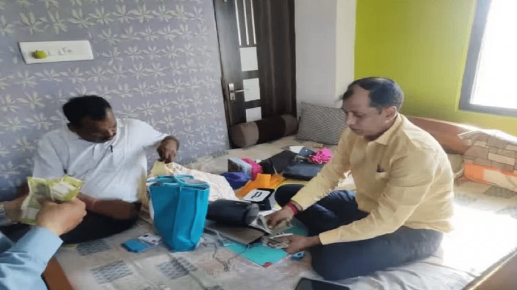 Bihar : भभुआ SDM के तीन ठिकानों पर विजिलेंस का रेड, आय से अधिक संपत्ति मामले में एक्शन
