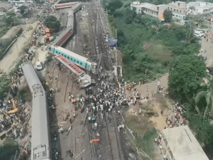 Odisha Train Accident : ओडिशा रेल हादसा मामले में  बालेश्वर में दर्ज हुई FIR, रेलवे पर लापरवाही बरतने का आरोप