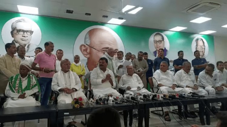 Bihar : 'माउंटेन मैन' दशरथ मांझी के बेटे और दामाद JDU में शामिल, जीतन राम मांझी को नीतीश कुमार ने दिया चोट