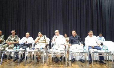 Dhanbad: जिला स्तरीय खनन टास्क फोर्स की बैठक, DC ने दिये निर्देश, कोल, बालू के अवैध कारोबारियों पर करें नेम्ड FIR