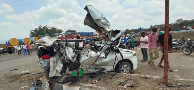 Maharashtra: मुंबई-आगरा हाईवे पर तीन गाड़ियों की कंटेनर से टक्कर, 10 लोगों की मौत