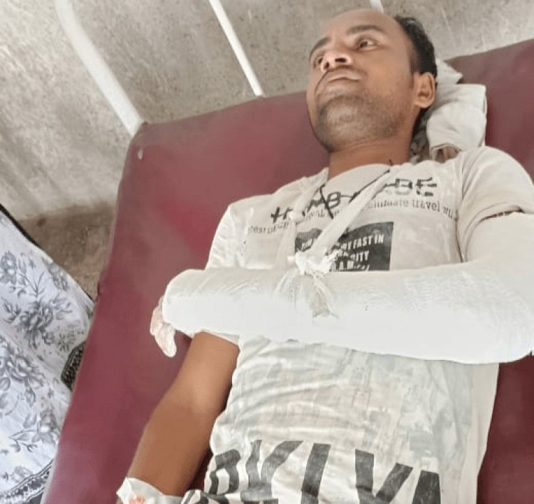Dhanbad: सरायढेला में राजमिस्त्री का किडनैप, हाथ तोड़ा, रोड किनारे फेंका