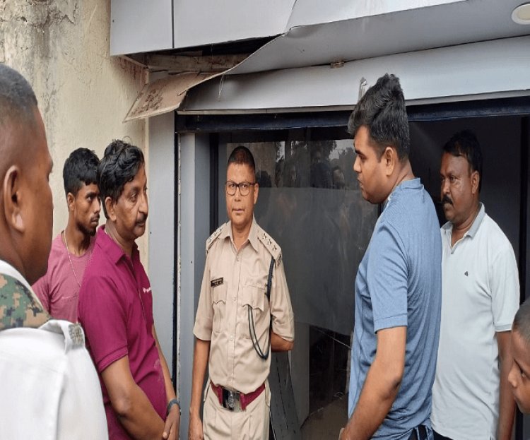 Jharkhand: हजारीबाग में 18 लाख कैश समेत एटीएम मशीन उखाड़ ले गये क्रिमिनल