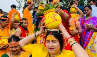 Dhanbad: सरायढेला न्यू मुरली नगर में  श्री शिव मंदिर प्राण प्रतिष्ठा को ले निकली भव्य कलश यात्रा