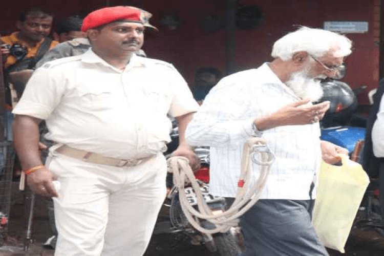 Gangs of Wasseypur Dhanbad : गैंगस्टर प्रिंस खान के पिता ने कोर्ट में किया सरेंडर, भेजा गया जेल
