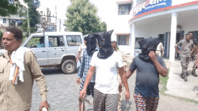 Jharkhand: मधुपुर में दो बच्चों की मां से सामूहिक दुष्कर्म, पुलिस ने तीन आरोपियों को किया अरेस्ट, एक फरार