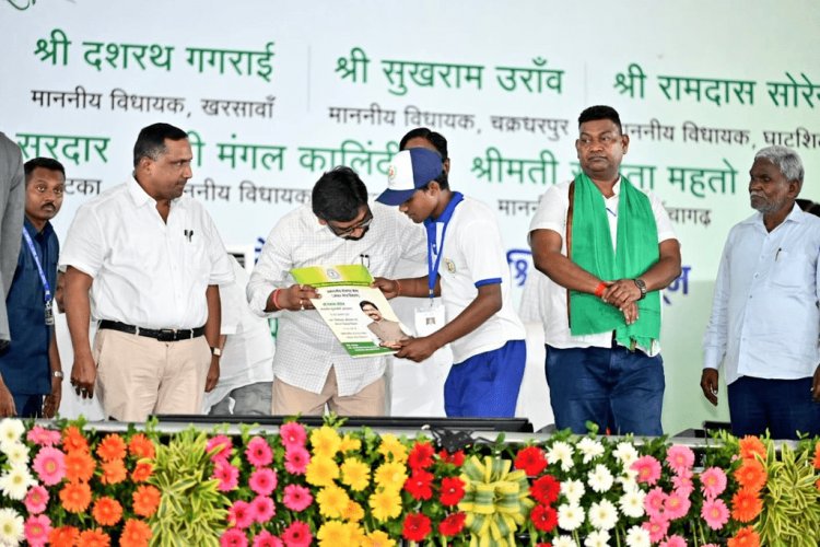 Jharkhand: राज्य को यहां का आदिवासी और मूलवासी ही संवारेगा: CM हेमंत सोरेन
