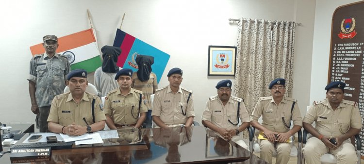 Jharkhand: चाईबासा के तुम्बाहाका एनकाउंटर में शामिल दो नक्सली अरेस्ट, जगुआर के SI व कांस्टेबल हुए थे शहीद