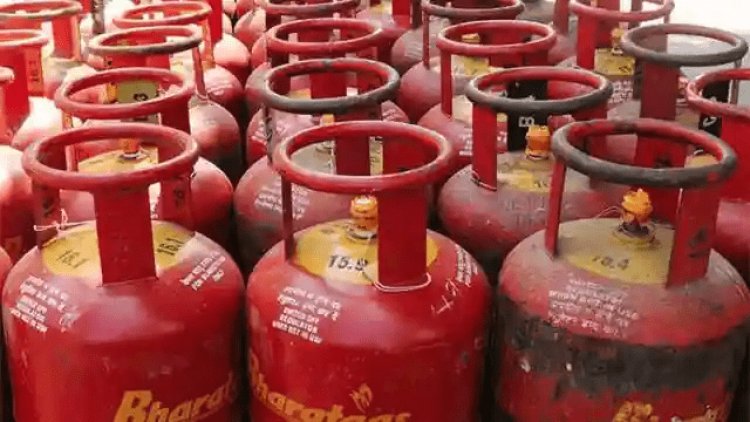 घरेलू  LPG  सिलेंडर आज से 200 रुपये सस्ता,  उज्ज्वला सिलेंडर पर अब कुल 400 रुपये की रियायत