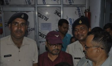 Dhanbad : DC ऑफिस के रेकड़ रूम के हेड क्लर्क ACB ने घूस लेते दबोचा