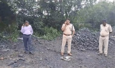 Dhanbad : इलिगल कोल कारोबार के खिलाफ पुलिस का एक्शन, गोविंदपुर में 300 टन कोयला एवं तीन ट्रक जब्त