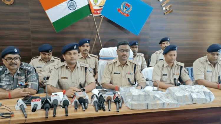 Jharkhand : गिरिडीह में पांच करोड़ रुपये लूट मामले का मास्टरमाइंड गुलाब साह समेत दो अरेस्ट, 77 लाख कैश बरामद