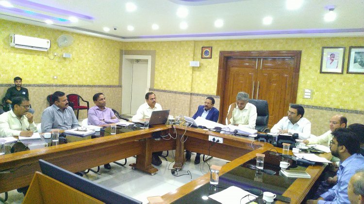 Dhanbad: बीसीसीएल व टाटा साइडिंग में रेलवे लाइनों के डायवर्जन को लेकर बैठक