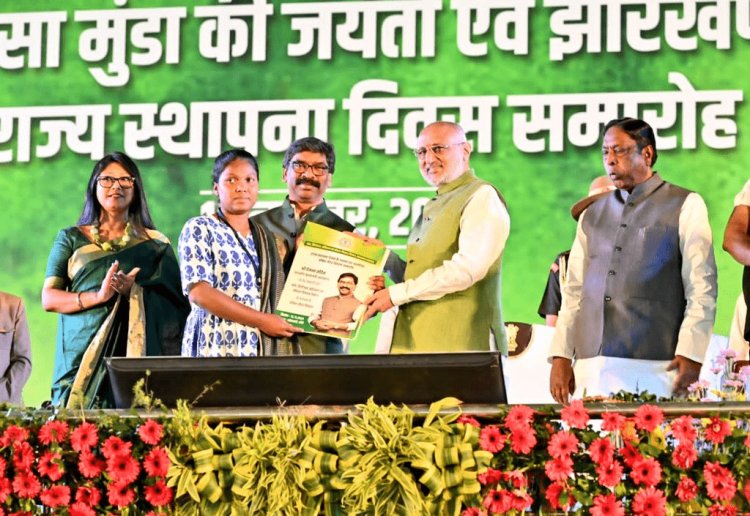 Jharkhand Foundation Day : 7042 करोड़ की योजनाओं की सौगात, 18034 युवाओं को मिला ऑफर लेटर