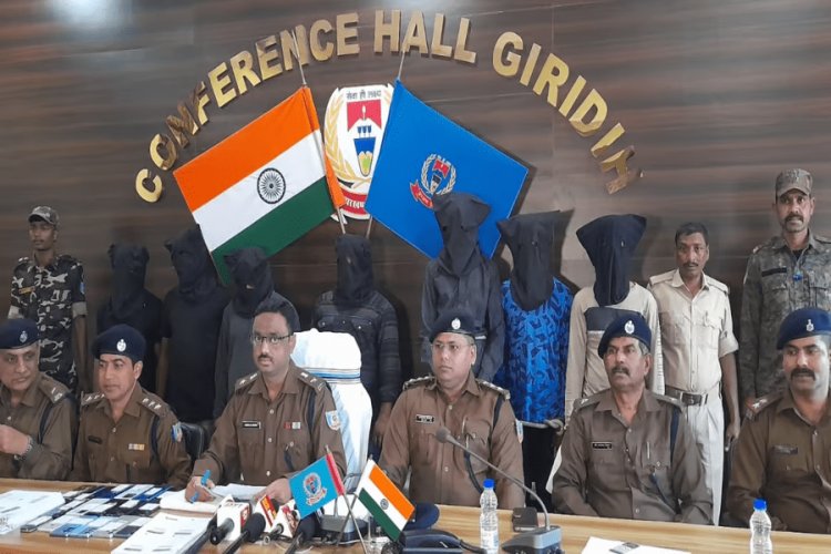 Jharkhand : गिरिडीह पुलिस को मिली बड़ी सफलता, नौ साइबर क्रिमिनल अरेस्ट,17 मोबाइल फोन बरामद