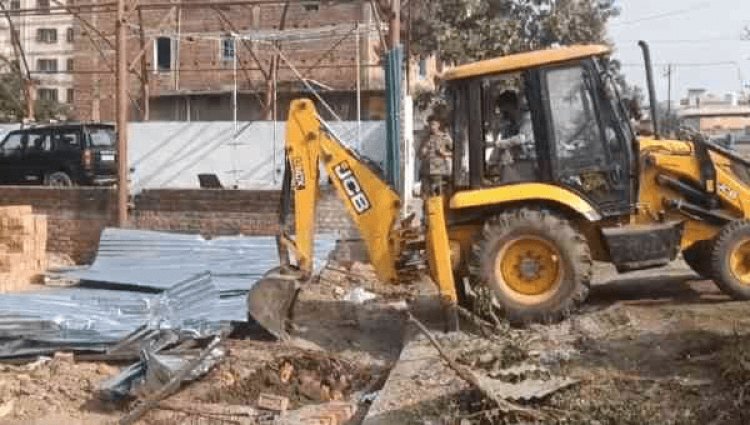 Jharkhand: सरकारी जमीन पर अवैध कब्जा करने का आरोप, योगेंद्र साव और अंबा प्रसाद पर FIR दर्ज